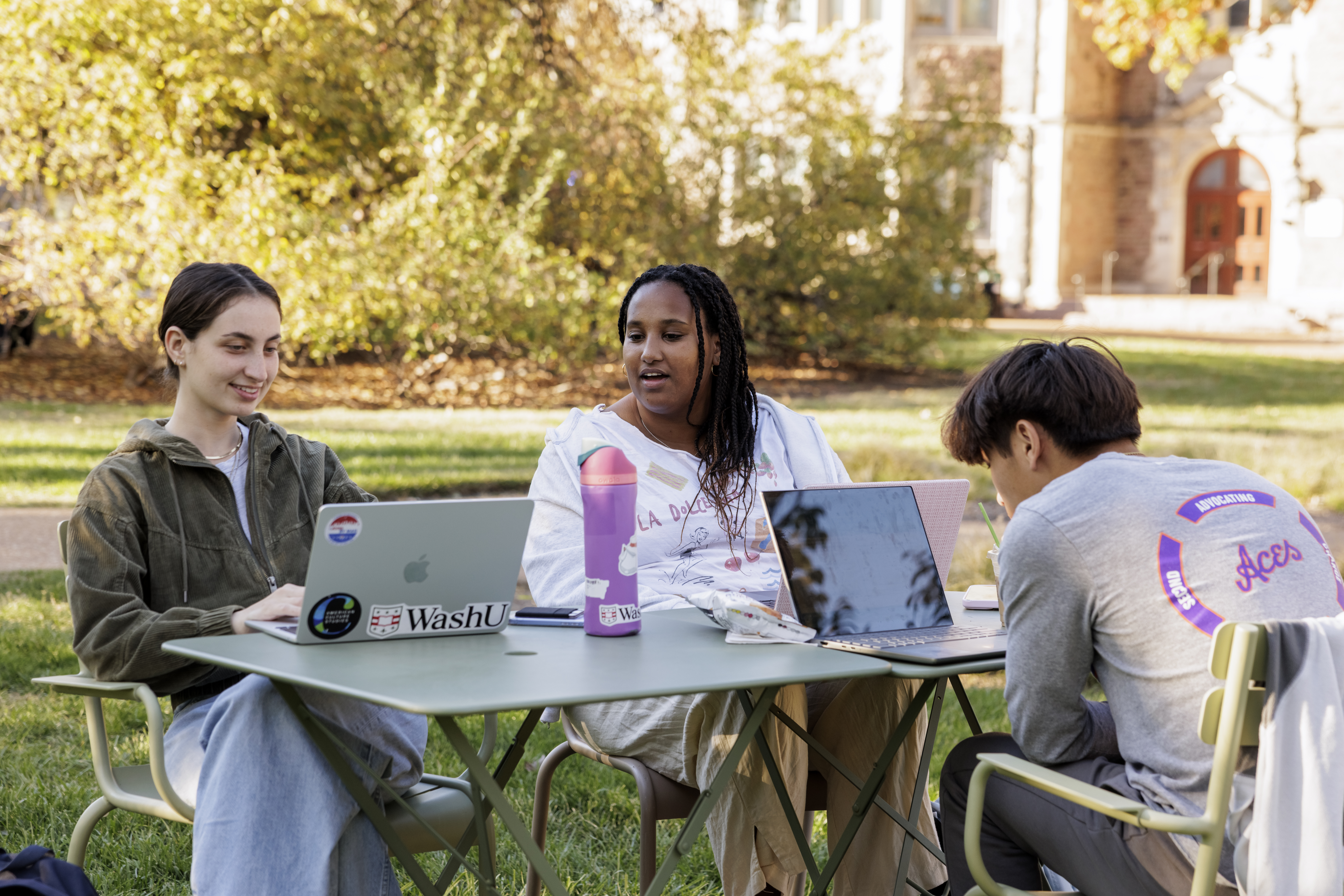 Student Union Presents a WashU T-Shirt Design Contest